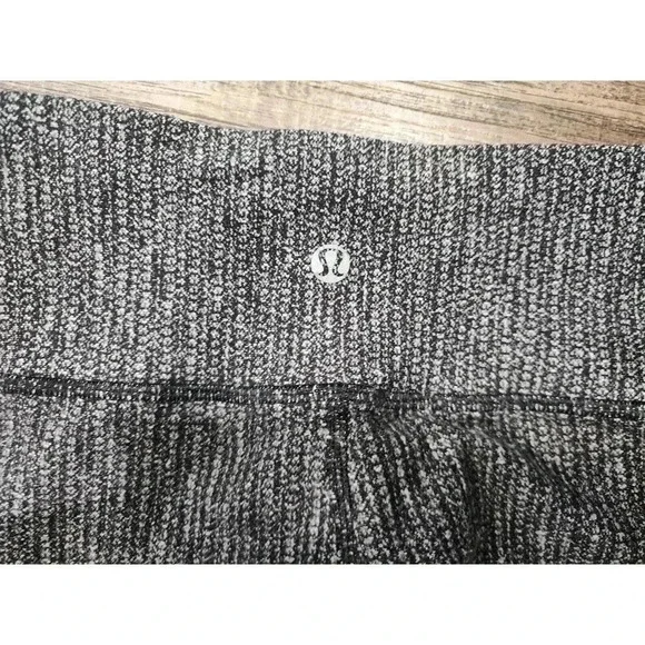Lululemon Leggings Womens Size 4 Black And White - Picture 4 of 7